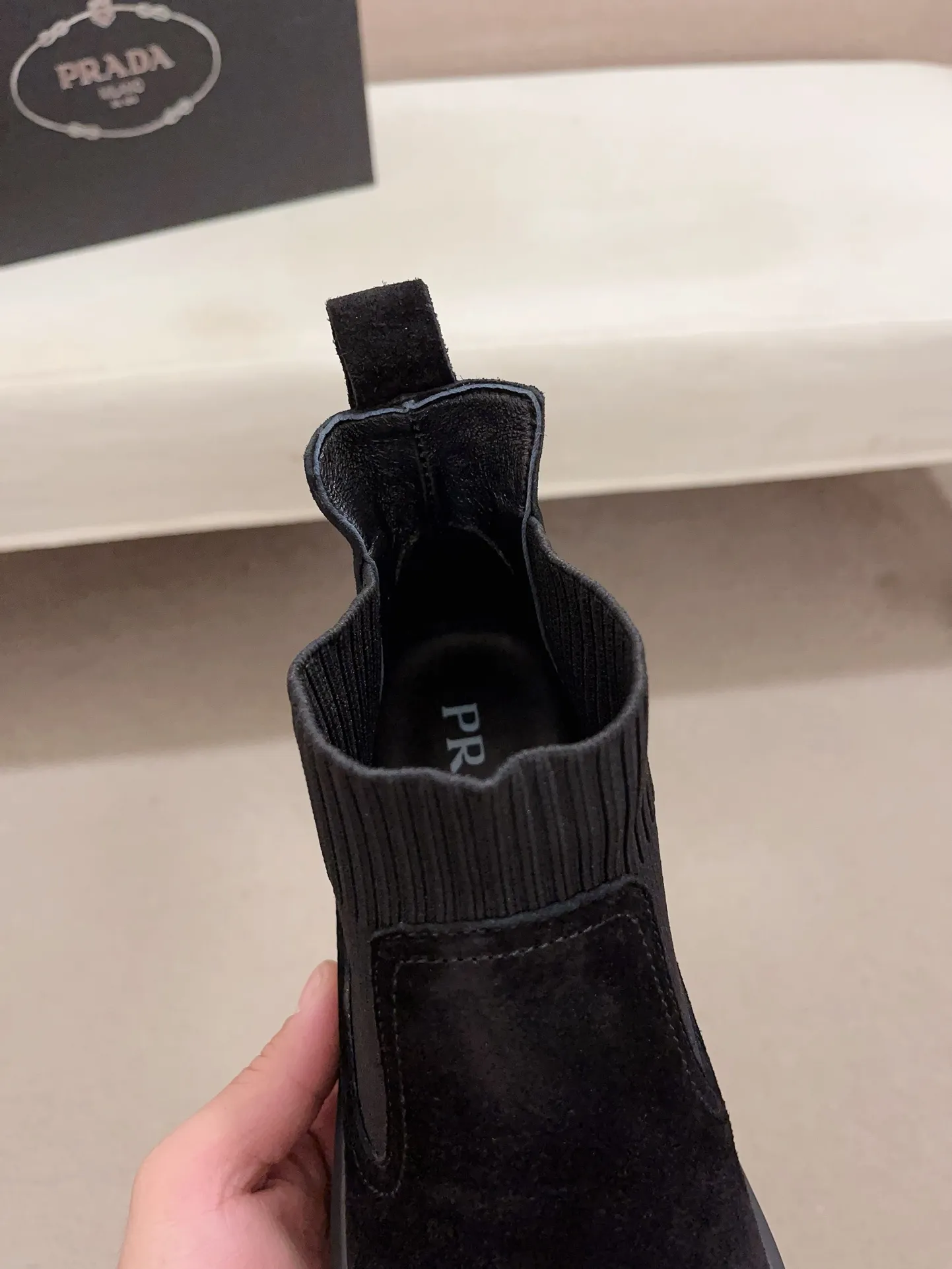Factory price 480💰 (sheepskin lining * velvet lining optional! Can be made without label) High-quality new PRADA (Prada) counters are launched simultaneously, new men's shoes, 😘fabric is made of high-tech glue-spraying technology. Lining: sheepskin lining* velvet lining. 👍🏿 High-end ☄️ air-cushion molded anti-slip rubber outsole, exquisite lines, simple and elegant, comfortable and high-end for leisure travel. Code number: 38 to 44 (45 can be customized and cannot be returned or exchanged)